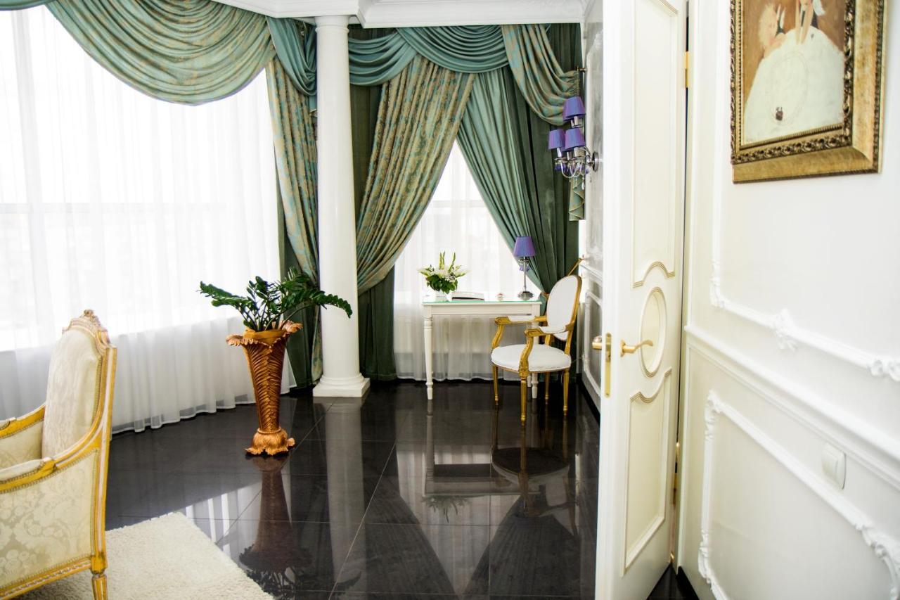 Boutique Spa Casino Hotel Lybid Plaza Khmelnytskyi Exterior photo